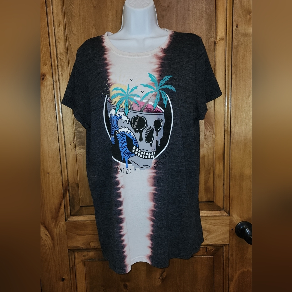 Lovesick by torrid size 0 gray and white end of summer scene.☠️